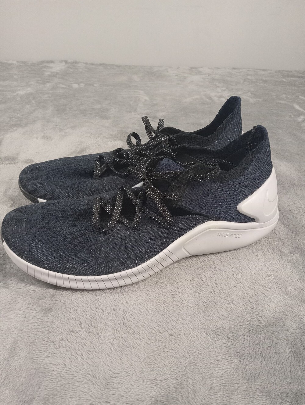 Nike Mens Blue Knit Slip-On Running Shoes with White Accents Size 9